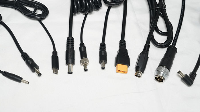 Diverse power connector types including USB-C and aviation locking plug